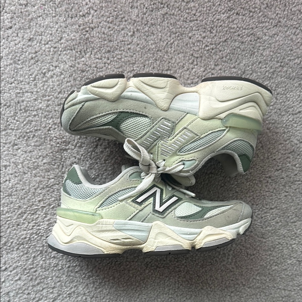New Balance 9060 Kids' Green Sneakers
